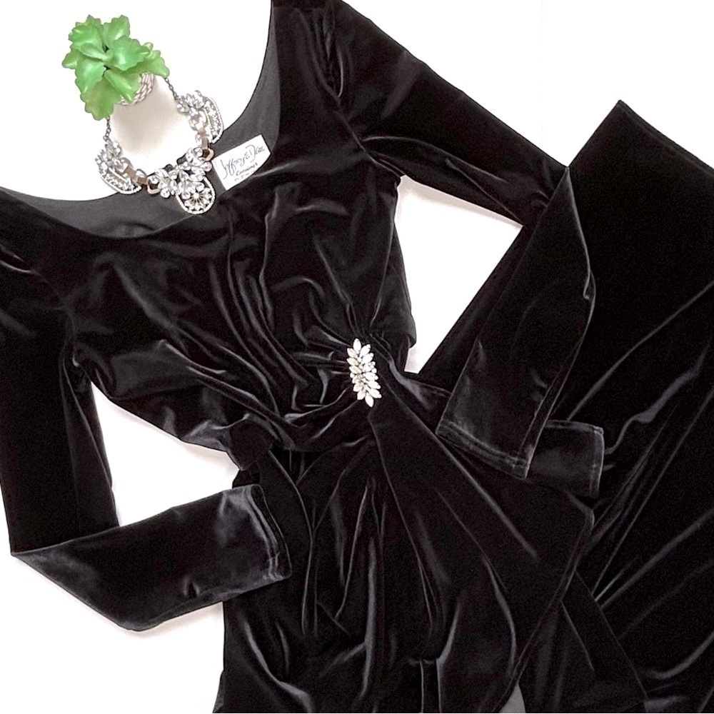 VTG Jeffrey & Dara Evenings Tom Barra Velvet Gown Long Sleeve Twist Maxi Dress 8